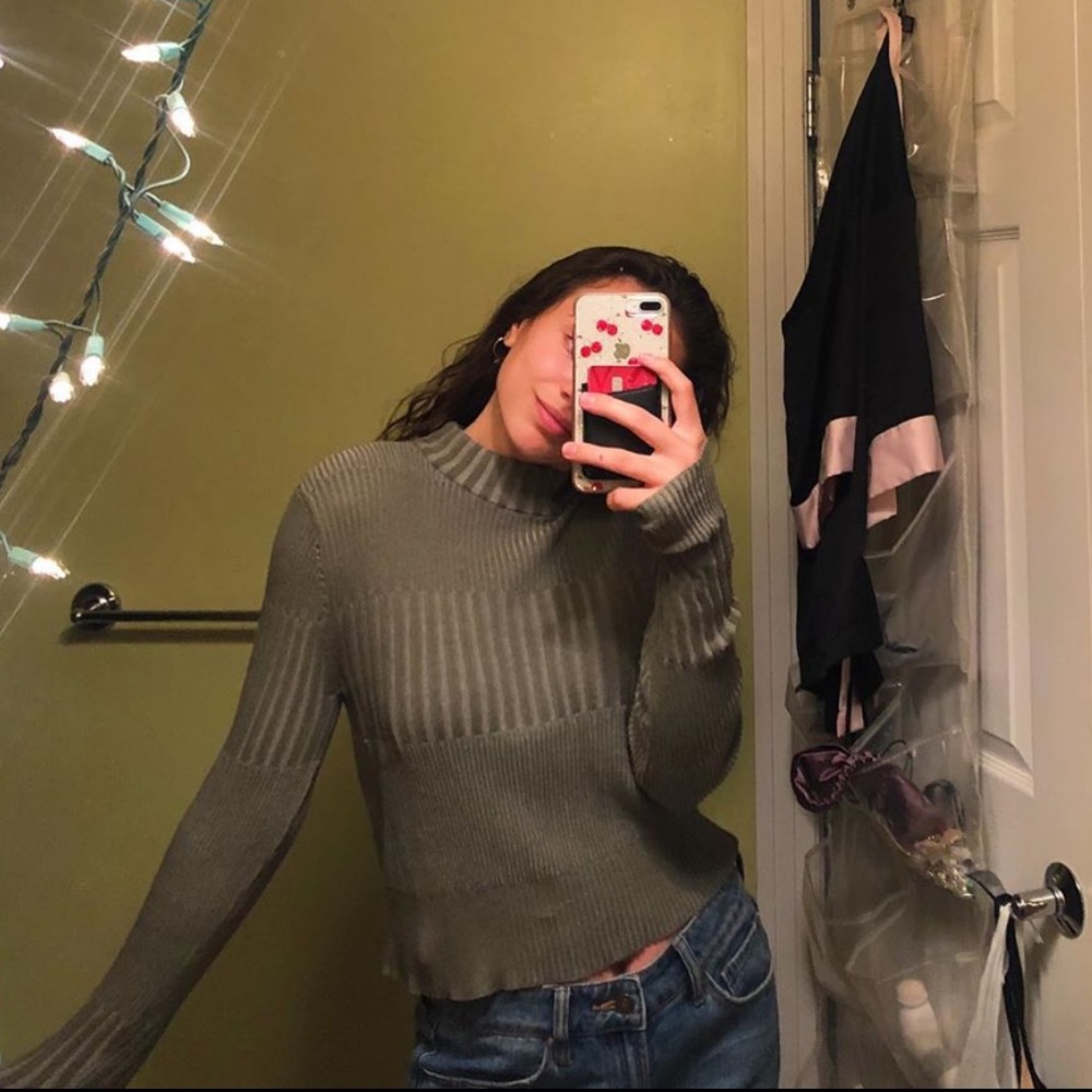 American Eagle turtle neck